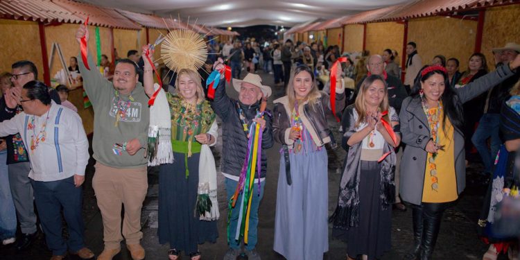 Dayana Pérez Mendoza presente en el arranque de La K’uínchekua 2026 en Tzintzuntzan