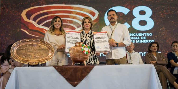 Concreta Dayana Pérez Mendoza en Cananea, Sonora alianza histórica en beneficio de artesanos del cobre
