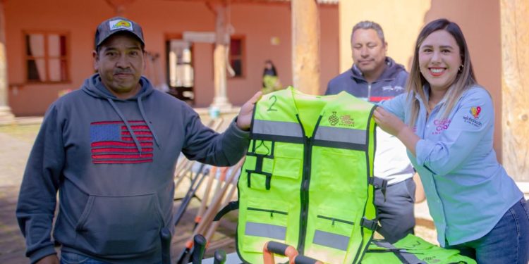 Dayana Pérez Mendoza fortalece servicios públicos con nueva cuadrilla de trabajo en Salvador Escalante