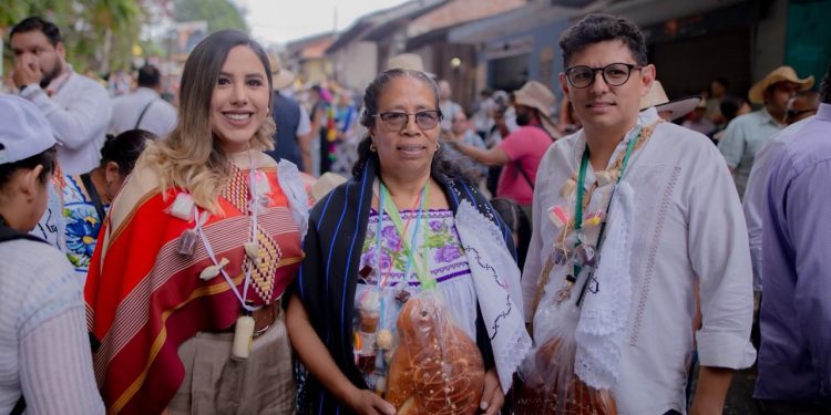 Dayana Pérez recibe Premio Intercontinental por impulso al patrimonio cultural de Salvador Escalante