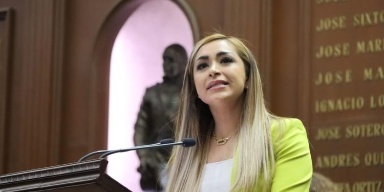 Propone Grecia Aguilar Mercado reforma para reconocer e incluir a personas de talla baja en la Constitución de Michoacán