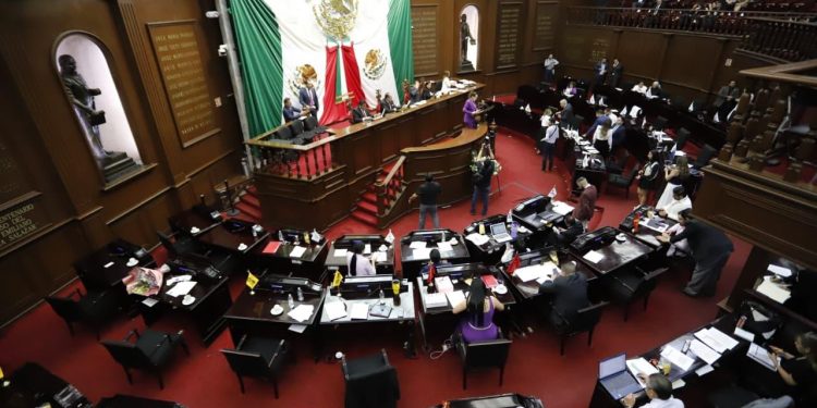 Con reforma, Congreso del Estado fomenta la participación de padres en actividades de sus hijos