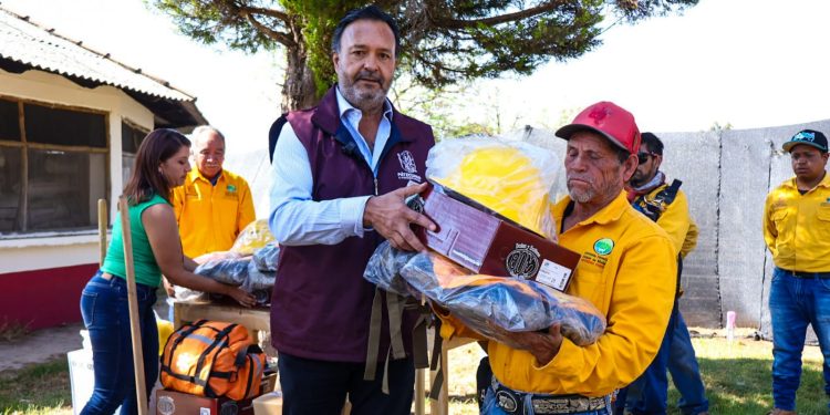 Julio Arreola fortalece brigada forestal para proteger los bosques y la tranquilidad de Pátzcuaro