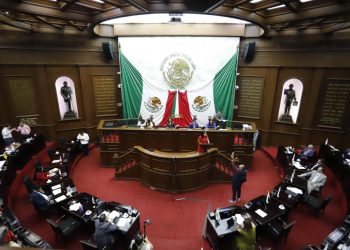 Adriana Contreras Figueroa y Juana Bravo Lázaro, acreedoras a la Condecoración “La Mujer Michoacana”