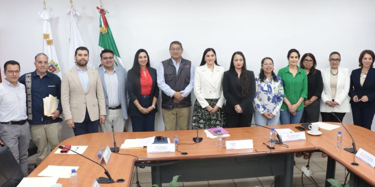 Octavio Ocampo llama a modernizar y blindar el sistema electoral en apertura de mesas por reforma