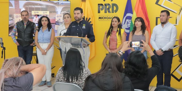 PRD Michoacán impulsa formación política con escuelas para mujeres y jóvenes rumbo al 2027