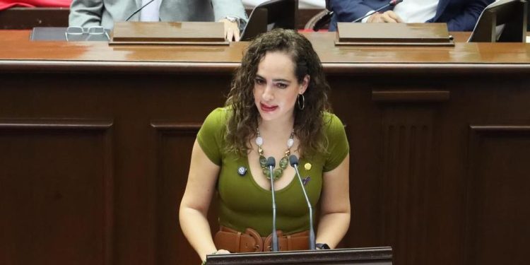 Desde el Congreso de Michoacán se trabaja por las mujeres: Sandra Arreola