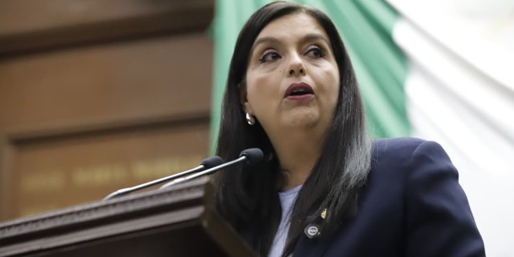 Teresita Herrera presenta iniciativa de reforma para reconocer en las leyes el derecho a una salud mental sana