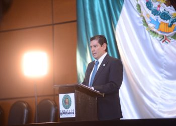 Ernesto Núñez presenta iniciativa para tipificar la «adulteración química» de bebidas y combatir el «drink spiking»