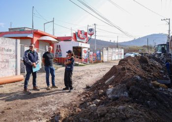 Más obras para Morelia: Adolfo Torres supervisa mejora de drenaje en Lomas del Punhuato