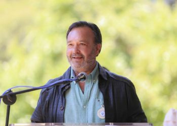 Reconocen a Julio Arreola en el 83 aniversario de la Escuela Secundaria Federal “Lázaro Cárdenas