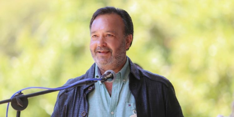 Reconocen a Julio Arreola en el 83 aniversario de la Escuela Secundaria Federal “Lázaro Cárdenas