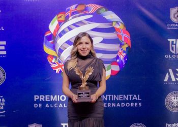 Dayana Pérez recibe Premio Intercontinental por impulso al patrimonio cultural de Salvador Escalante