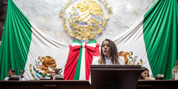 Michoacán podría ser pionero en regular la Inteligencia Artificial, propone iniciativa la diputada Xóchitl Ruiz