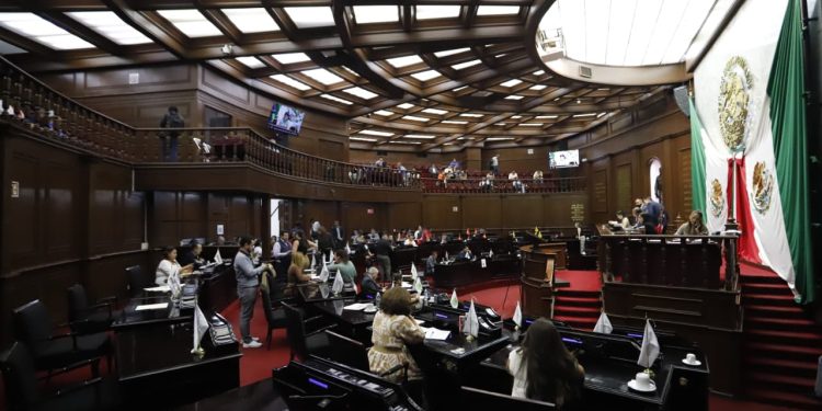 Genera 76 Legislatura, mejores condiciones para el desarrollo profesional de las y los jóvenes michoacanos