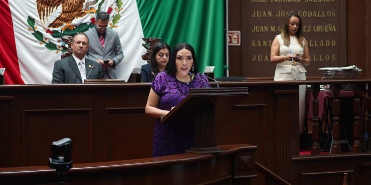Propone Adriana Campos Huirache garantizar atención integral a mujeres en climaterio y menopausia