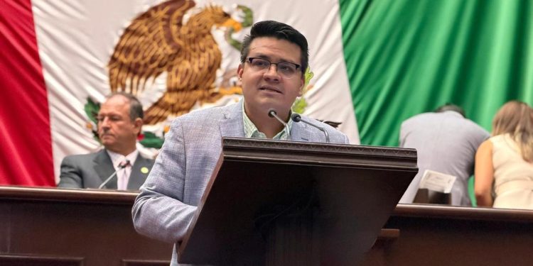 Toño Carreño llama a que se apruebe la Ley de Búsqueda de Personas en Michoacán