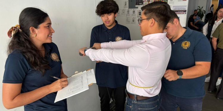 Promueve Carlos Torres Piña jornada de salud y prevención en la Fiscalía Regional de Zitácuaro