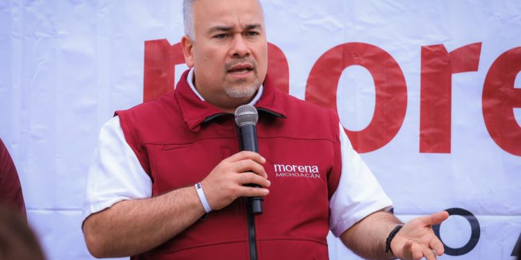 “Cerca de 800 mil estudiantes reciben becas en Michoacán; es una inversión histórica que transforma la vida de las familias”: Jesús Mora