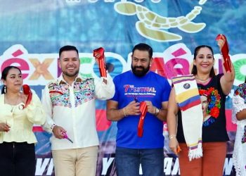 Refrenda Reyes Galindo su compromiso con la cultura y tradiciones del Distrito 22