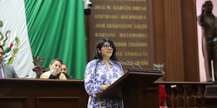 Priorizar a menores de edad en emergencias, plantea Vanhe Caratachea