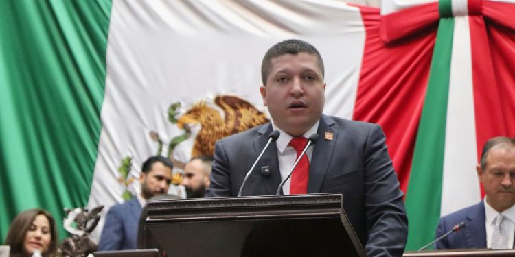 Vicente Gómez presenta iniciativa para garantizar el trabajo a personas con discapacidad adquirida