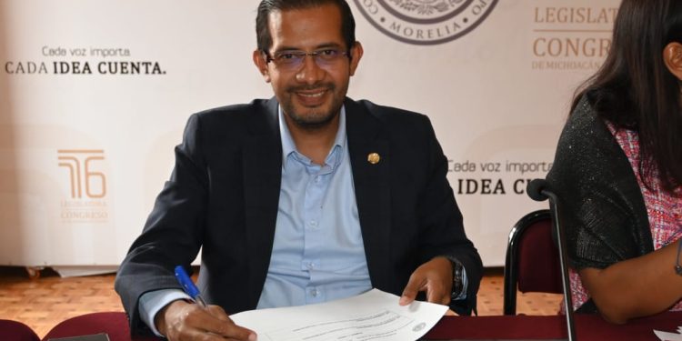 Invita Conrado Paz a participar en concurso Dibujo Parlamentario 2026