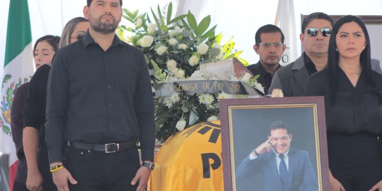 PRD Michoacán rinde homenaje póstumo a Jesús Antonio Espinoza Rochín