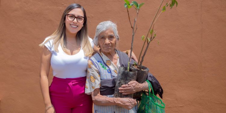Dayana Pérez impulsa el campo con entrega de árboles frutales