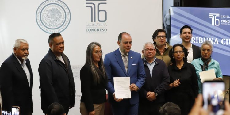 Recibe presidente del Congreso del Estado iniciativa ciudadana para creación de Instituto Michoacano para Fortalecer a la Familia