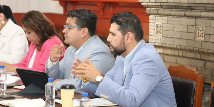Octavio Ocampo plantea revisar viabilidad de elecciones simultáneas en la reforma electoral de Michoacán
