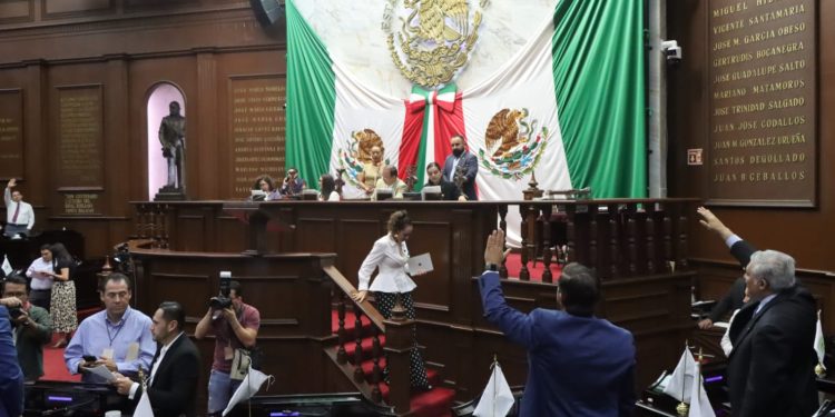 Reforma 76 Legislatura Decreto 404 en materia de delimitación territorial entre Morelia y Charo