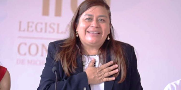 Acompaña Belinda Iturbide presentación de actividades por 487 Aniversario de la Tenencia de Santa Fé del Río