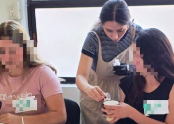 CJIM impulsa el empoderamiento económico de las mujeres mediante taller de elaboración de velas artesanales