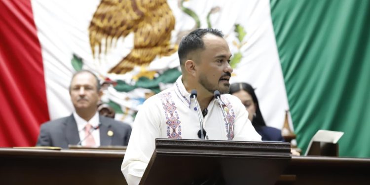Propone Hugo Rangel modernizar la comunicación social del Congreso