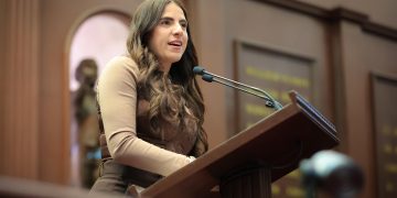 Se les cayó la máscara: PAN, PRI, MC y la sombreriza votaron contra revisar candidatos: Giulianna Bugarini