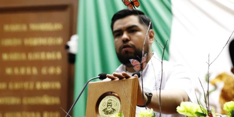 Congreso del Estado reconoce labor de Homero Gómez González