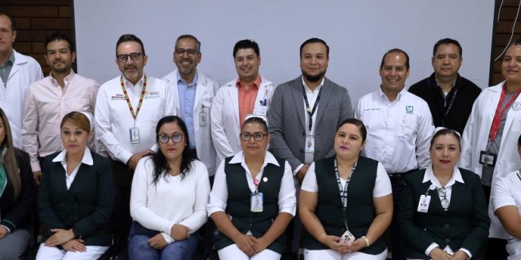 Reconocen pacientes oncológicos trato digno y humanismo en el HGZ No. 4, en Zamora