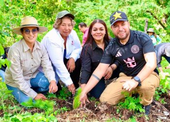 Se suma Reyes Galindo a acciones de reforestación en La Huacana