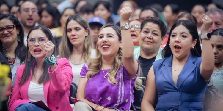 Dayana Pérez fortalece acciones en beneficio de las mujeres de Salvador Escalante