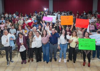 Llamado de Gladyz Butanda por la soberanía resuena ante más de mil personas en Zitácuaro