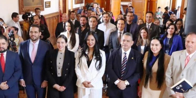 Recibe Congreso del Estado Primer Informe de Fiscalía Anticorrupción