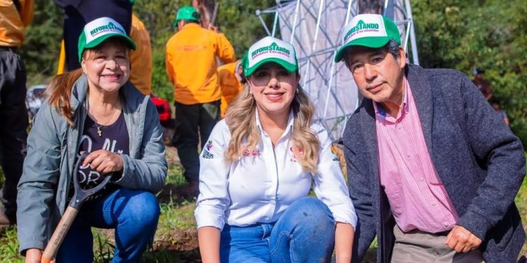 Dayana Pérez encabeza el arranque de la campaña “Reforestando Salvador Escalante”