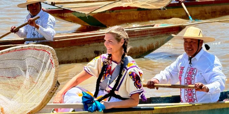 El lago de Pátzcuaro y la riqueza el pueblo purépecha destacan en televisión nacional