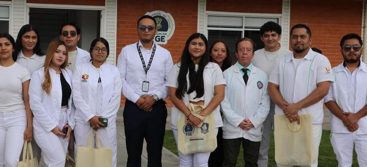 FGE fortalece la formación académica de estudiantes de Odontología mediante visita guiada