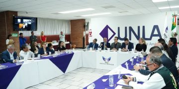 Amplía Semigrante oportunidades educativas para familias migrantes