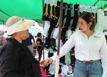 Con «oficina itinerante» resuelve Brissa Arroyo demandas de morelianas y morelianos