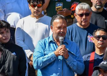 Julio Arreola reconoce labor de bomberos durante el Reto Estribo 2026
