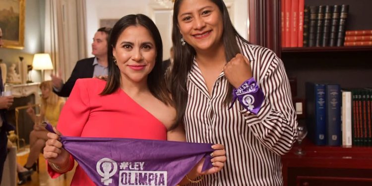 Celeste Ascencio refrenda compromiso con los derechos de las mujeres tras encuentro con Olimpia Coral