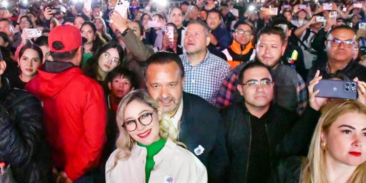 Histórico lleno en el corazón de Pátzcuaro; miles disfrutaron a Moenia en el Cantoya Fest 2026